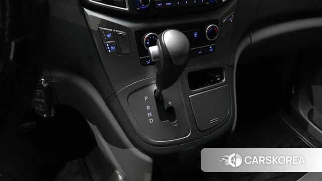 Hyundai The New Grand Starex id 3885226 из Кореи 19