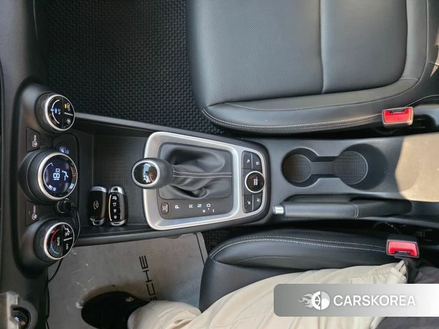Hyundai Venue id 4495861 из Кореи 17