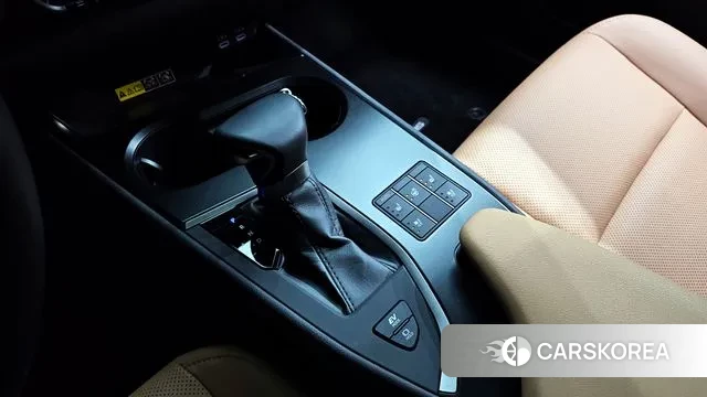 Lexus UX250h id 3223650 из Кореи 19