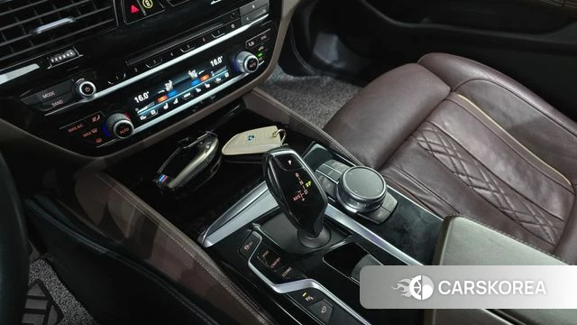 BMW 5 Series (G30) id 3820736 из Кореи 19