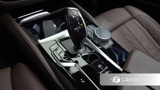 BMW 5 Series (G30) id 2939888 из Кореи 19