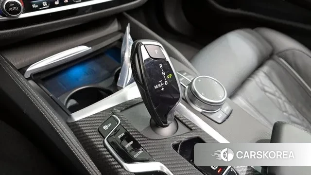 BMW 5 Series (G30) id 3412115 из Кореи 19