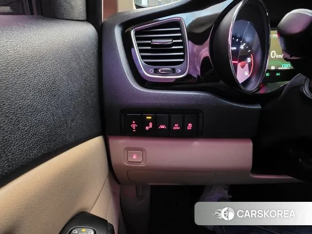 Kia The New Carnival id 3374604 из Кореи 19