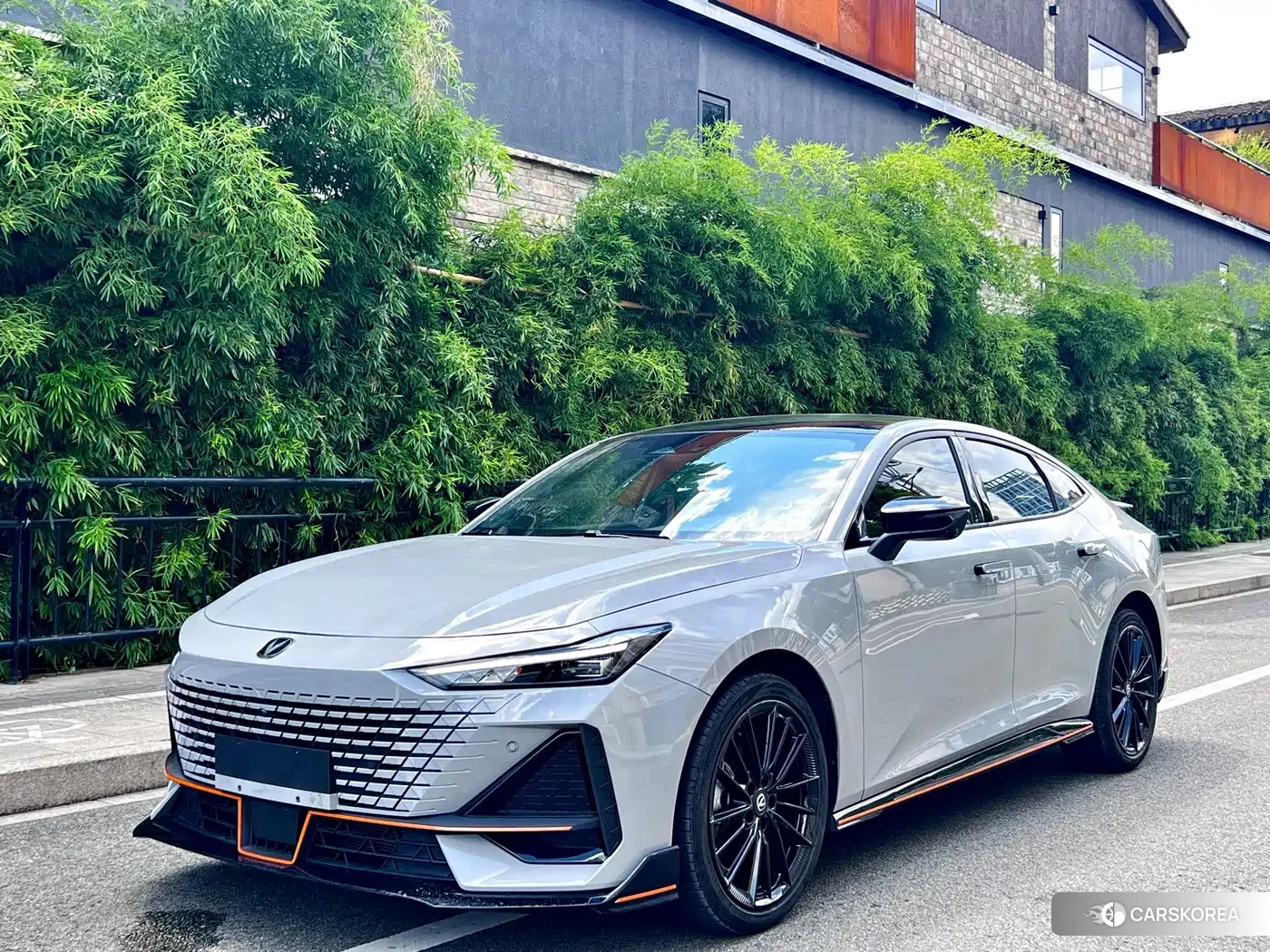 Chang'an UNI-V id 4601111 из Китая 15
