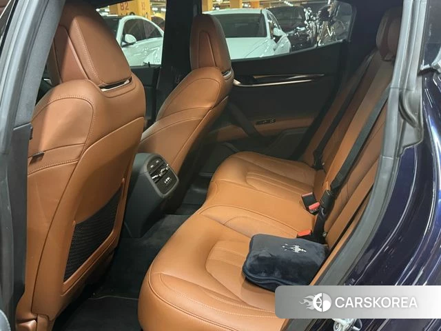 Maserati Ghibli id 3807790 из Кореи 19