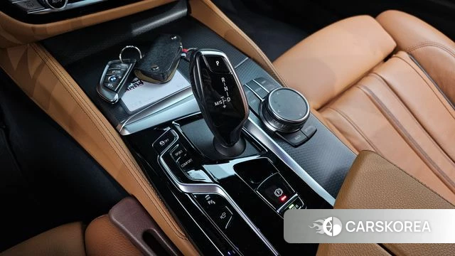 BMW 5 Series (G30) id 3877257 из Кореи 19