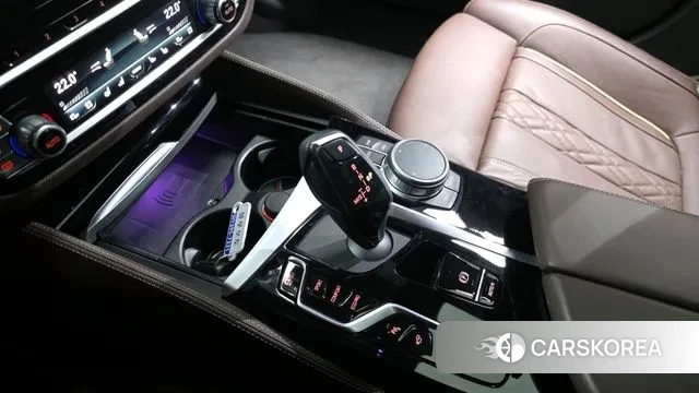 BMW 5 Series (G30) id 3366843 из Кореи 19