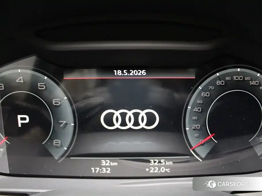 Audi A6L id 4546112 из Китая 17