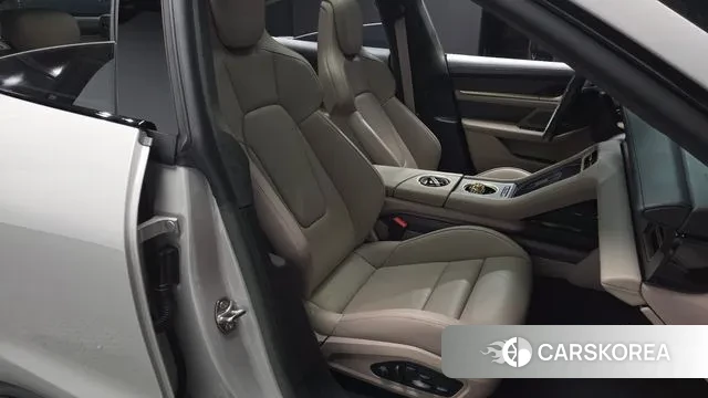 Porsche Taycan id 3533828 из Кореи 19