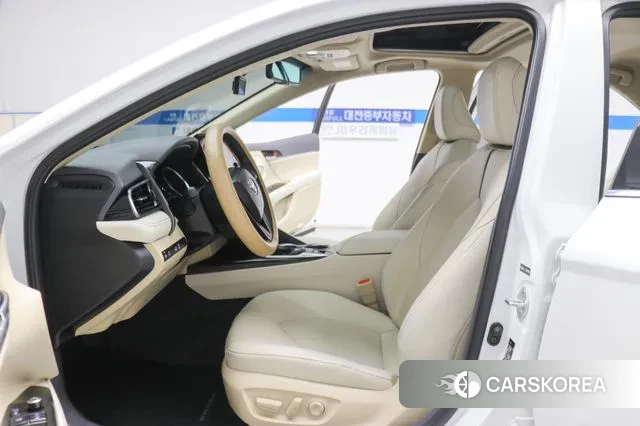 Toyota Camry (XV70) id 3550324 из Кореи 19