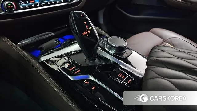 BMW 5 Series (G30) id 3478064 из Кореи 19