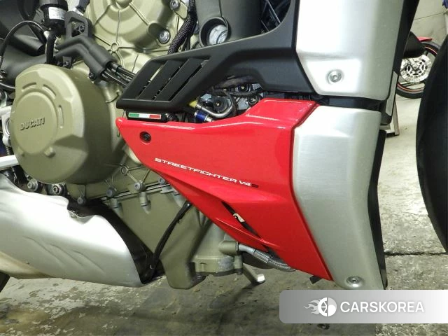 Проданный Ducati STREETFIGHTER V4 S id 4199662 из Японии, фото 22