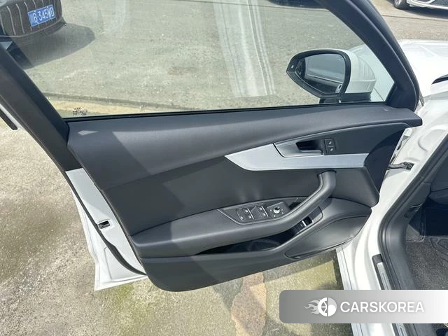 Audi A4L id 4274330 из Китая 19