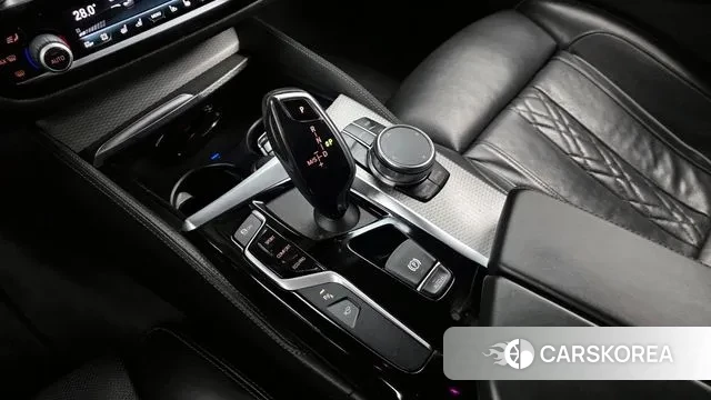 BMW 5 Series (G30) id 3631542 из Кореи 19