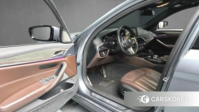 BMW 5 Series (G30) id 3845407 из Кореи 19