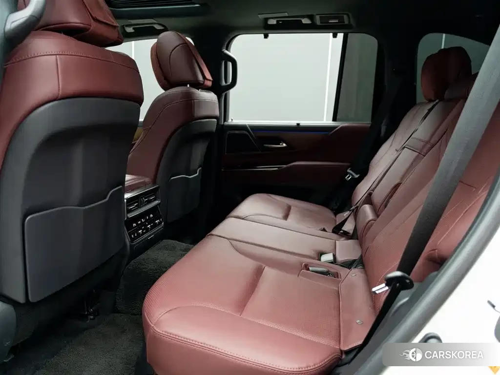 Lexus LX id 4547971 из Китая 18