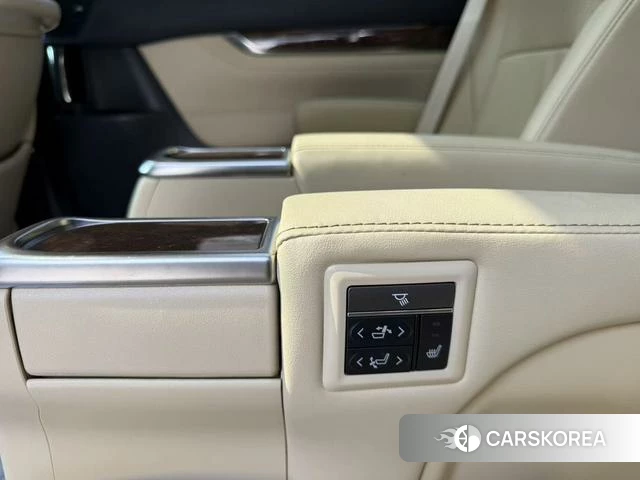 Toyota Elfa id 4297911 из Китая 18