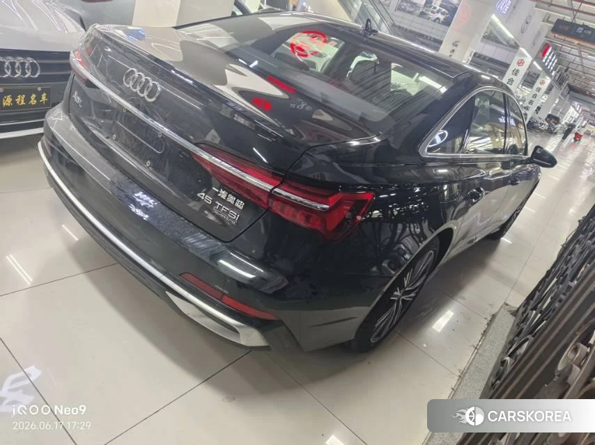 Audi A6L id 4473432 из Китая 9