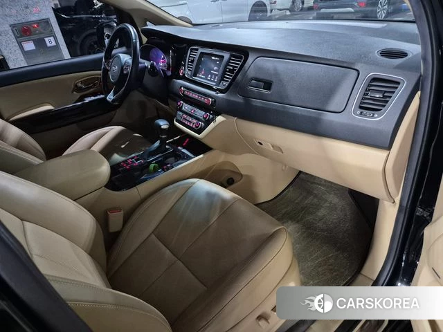 Kia The New Carnival id 4654217 из Кореи 19