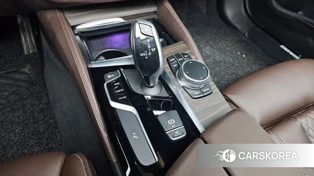 BMW 5 Series (G30) id 3703041 из Кореи 19