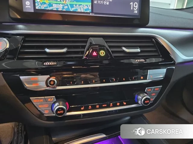 BMW 5 Series (G30) id 3696680 из Кореи 19