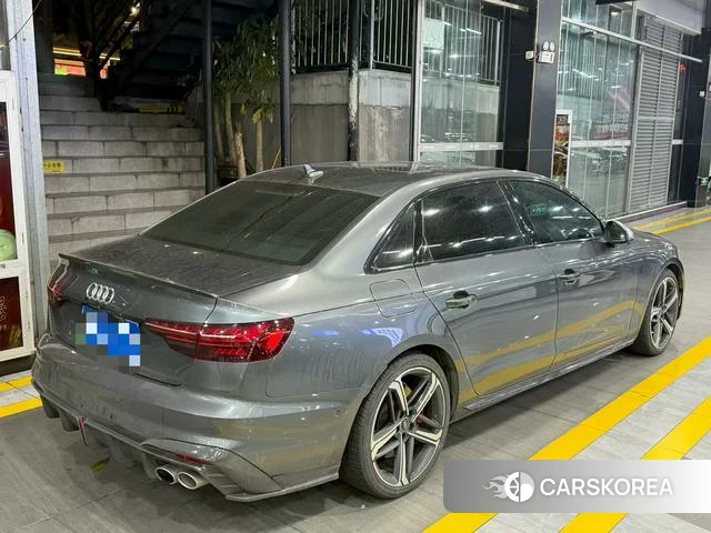 Audi A4L id 4274517 из Китая 9
