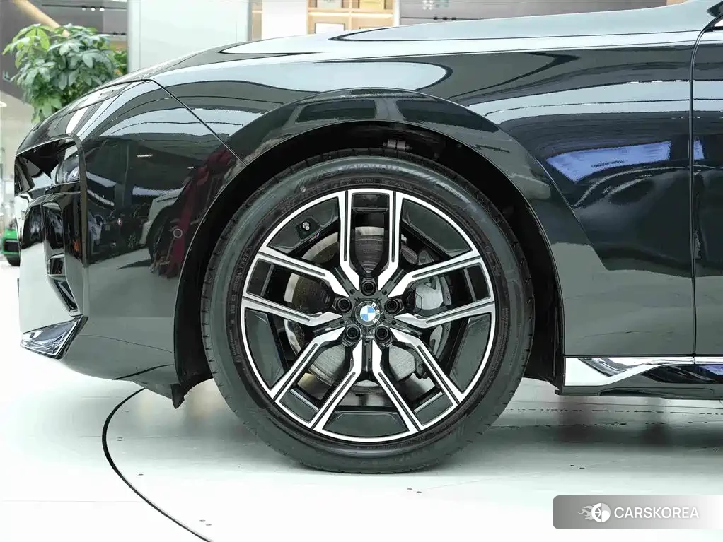 BMW 7 series id 4681264 из Китая 21