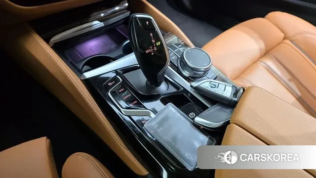 BMW 5 Series (G30) id 3036761 из Кореи 19