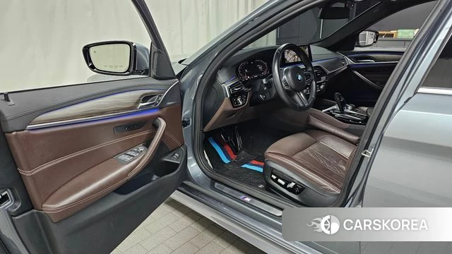 BMW 5 Series (G30) id 4586735 из Кореи 30