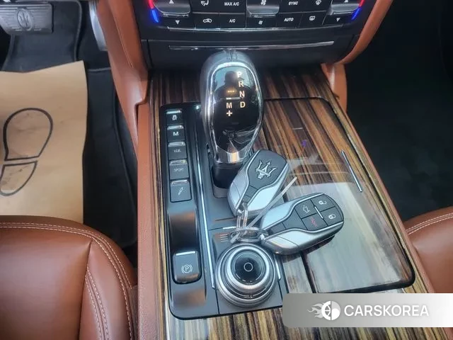 Maserati Quattroporte id 3619197 из Кореи 19
