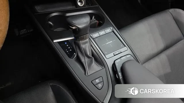 Lexus UX250h id 3727218 из Кореи 19