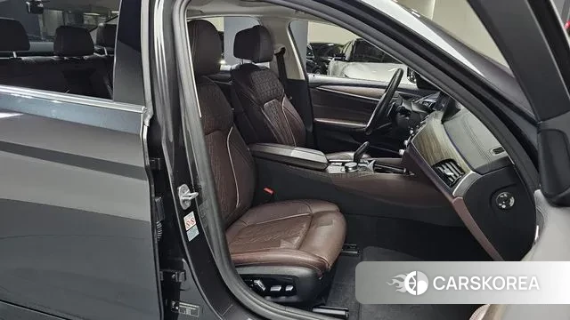 BMW 5 Series (G30) id 3380212 из Кореи 19