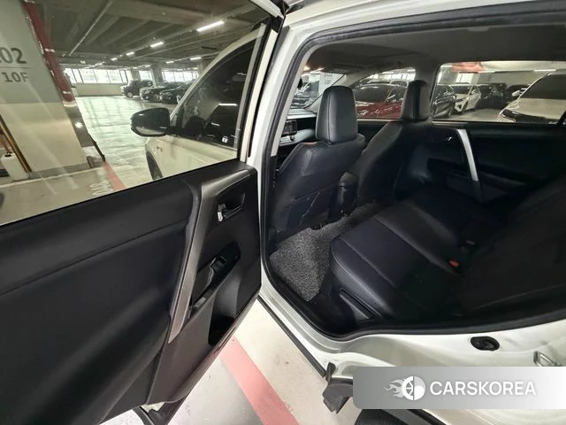 Toyota RAV4 id 4430661 из Кореи 18
