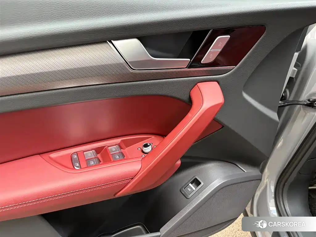 Audi Q5L id 4545691 из Китая 29