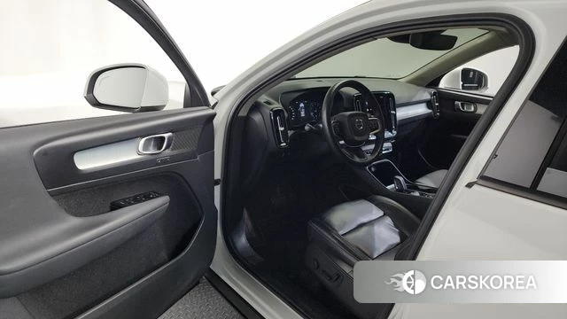 Volvo XC40 id 4250401 из Кореи 32