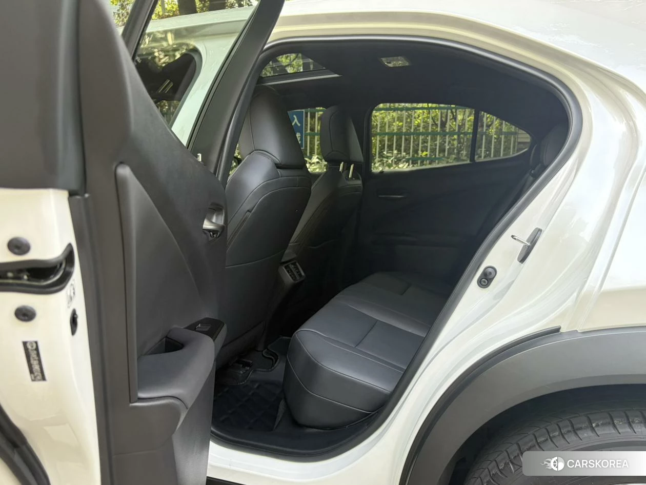 Lexus UX id 4440983 из Китая 10