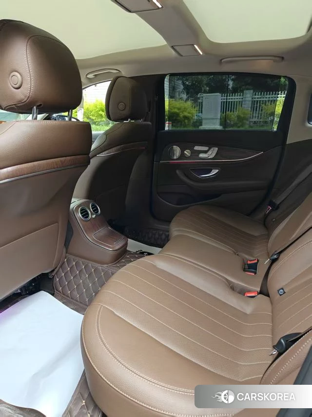 Mercedes-Benz E-class id 4333364 из Китая 10
