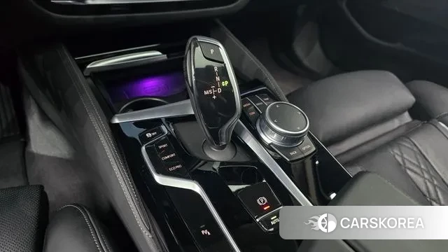 BMW 5 Series (G30) id 3765601 из Кореи 19