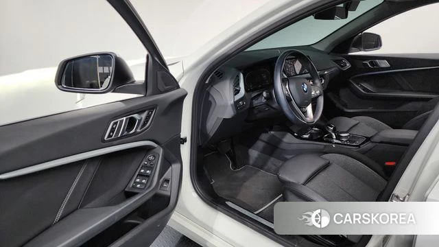 BMW 1 Series (F40) id 3832348 из Кореи 19