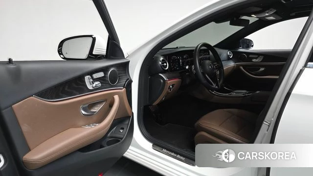 Mercedes-Benz E-Class W213 id 4186128 из Кореи 30