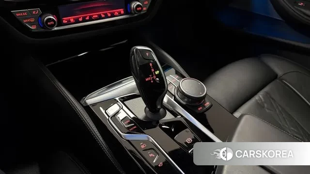 BMW 5 Series (G30) id 3566927 из Кореи 19