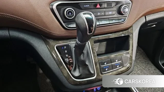 Hyundai The New Grand Starex id 3336750 из Кореи 19