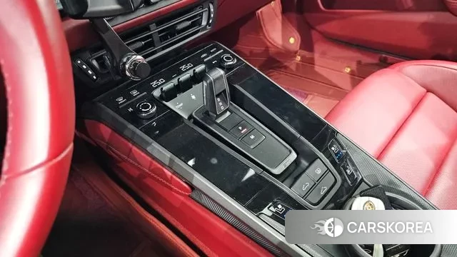 Porsche 911(992) id 3567920 из Кореи 19