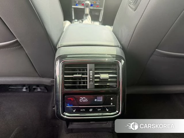Volkswagen Passat id 4211592 из Китая 14