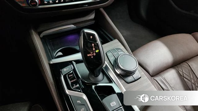 BMW 5 Series (G30) id 3879656 из Кореи 19