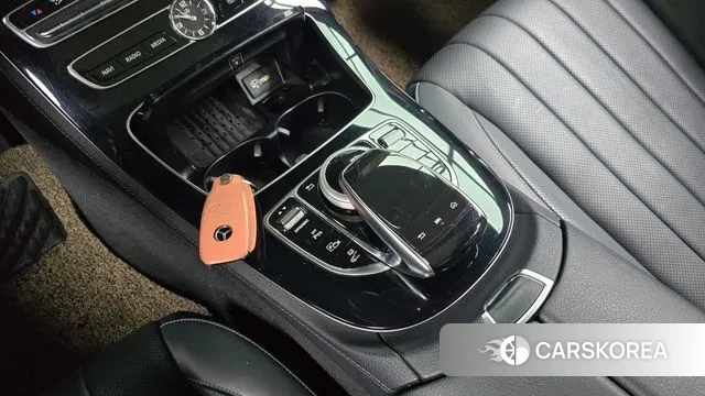 Mercedes-Benz E-Class W213 id 3708896 из Кореи 19