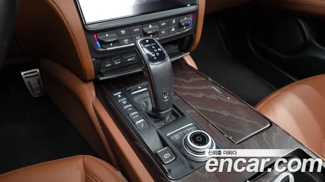 Maserati Quattroporte id 2945802 из Кореи 19