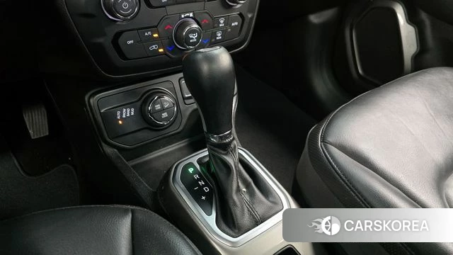 Jeep Renegade id 3955653 из Кореи 19