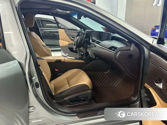 Lexus ES id 4291295 из Китая 11