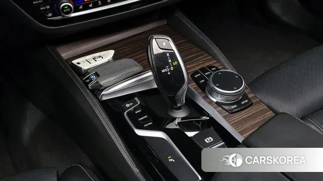 BMW 5 Series (G30) id 3687645 из Кореи 19